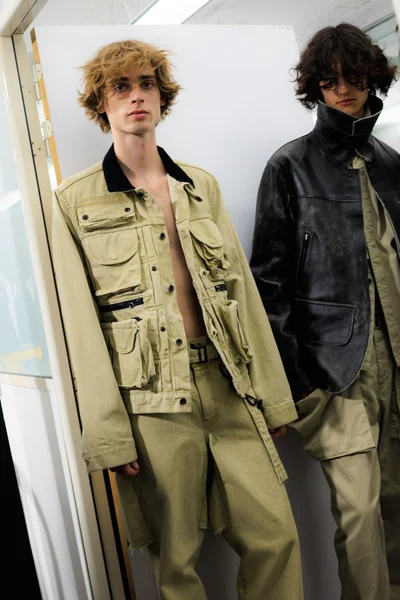 Look 13